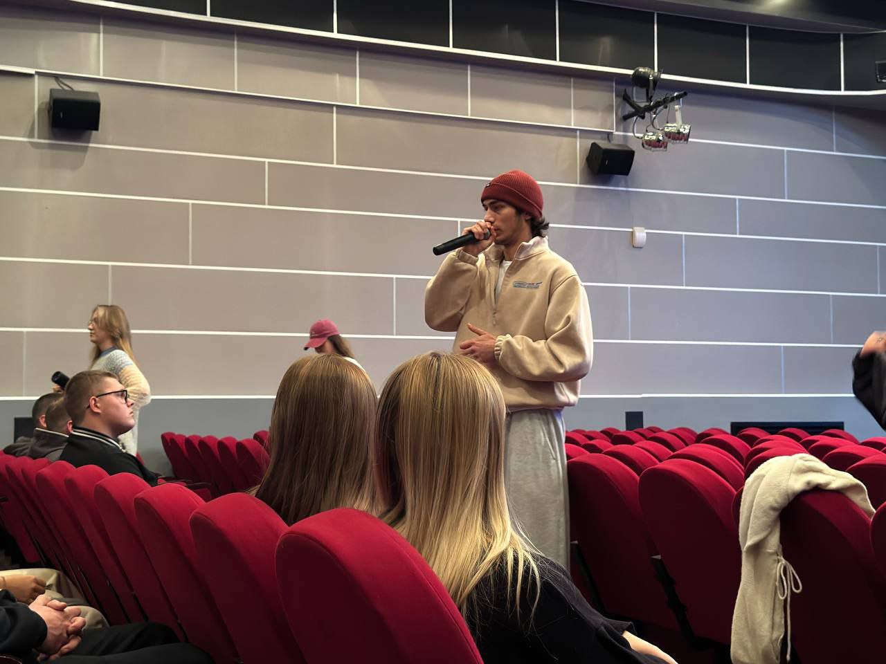 Горловская делегация студентов продолжает своё пребывание в Кабардино-Балкарии Горловская делегация студентов продолжает своё пребывание в Кабардино-Балкарии