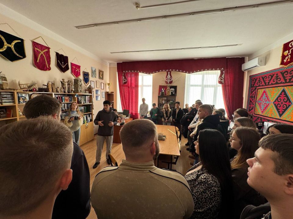 Горловская делегация студентов продолжает своё пребывание в Кабардино-Балкарии Горловская делегация студентов продолжает своё пребывание в Кабардино-Балкарии