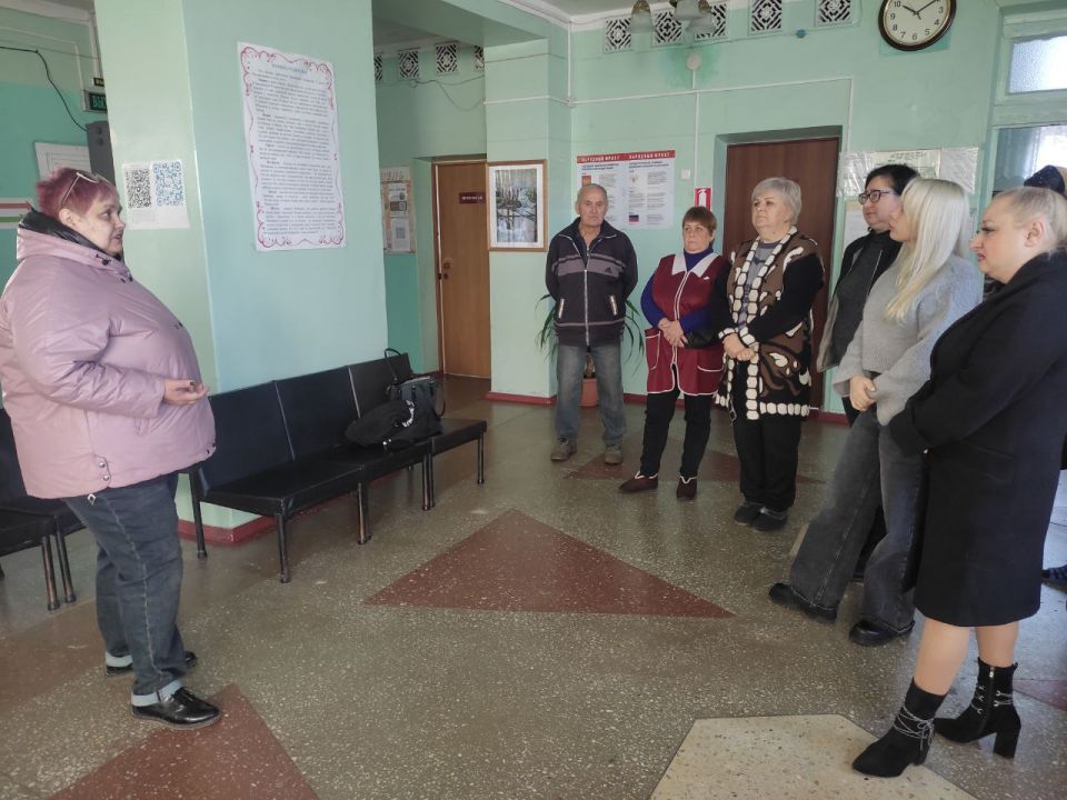 Сегодня, 25 ноября, по поручению Главы ДНР Дениса Пушилина, спикер-активист Валентина Карпова провела встречу с трудовым коллективом Муниципального бюджетного учреждения дополнительного образования «Детская школа искусств №... Сегодня, 25 ноября, по поручению Главы ДНР Дениса Пушилина, спикер-активист Валентина Карпова провела встречу с трудовым коллективом Муниципального бюджетного учреждения дополнительного образования «Детская школа искусств №...