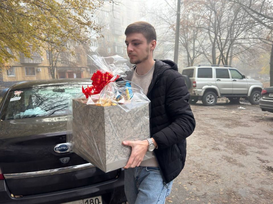 Александр Волошин: #гуманитарнаяпомощь. На днях мои помощники совместно с АНО «Сила Мира» навестили наших уважаемых ветеранов - жителей блокадного Ленинграда Александр Волошин: #гуманитарнаяпомощь. На днях мои помощники совместно с АНО «Сила Мира» навестили наших уважаемых ветеранов - жителей блокадного Ленинграда