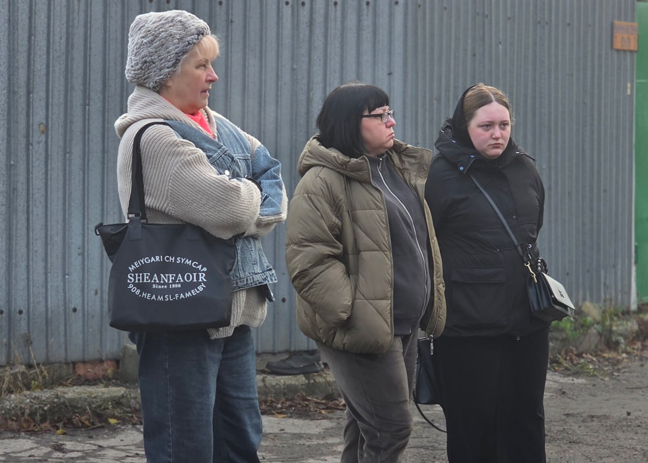 Руководитель управы Куйбышевского внутригородского района Иван Адамец и депутат Донецкого городского совета Дмитрий Пефтеев встретились с жителями улицы Ванникова для обсуждения вопросов жизнедеятельности Руководитель управы Куйбышевского внутригородского района Иван Адамец и депутат Донецкого городского совета Дмитрий Пефтеев встретились с жителями улицы Ванникова для обсуждения вопросов жизнедеятельности