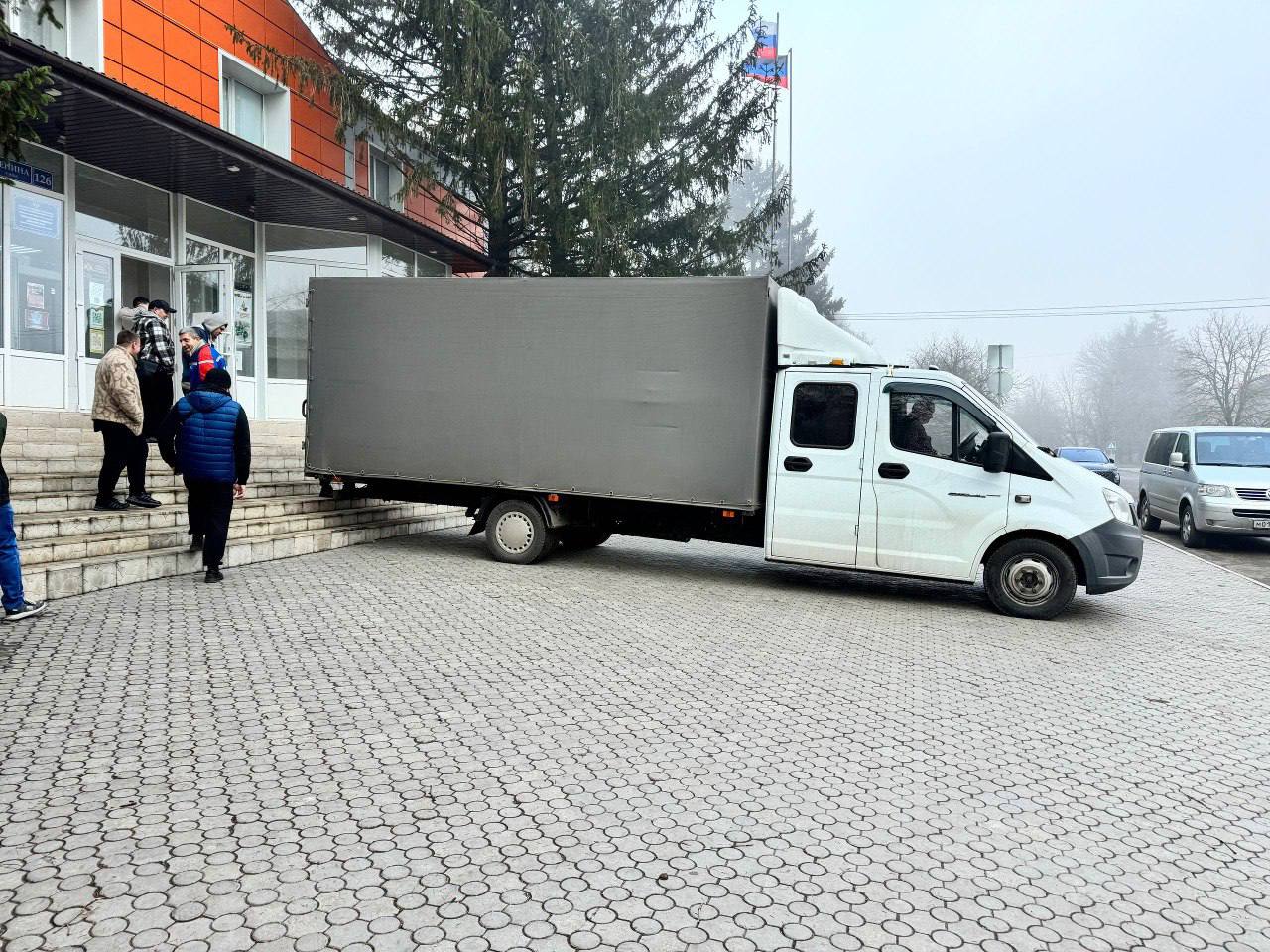 Подарки для детей Володарского округа передали представители Липецкой области Подарки для детей Володарского округа передали представители Липецкой области