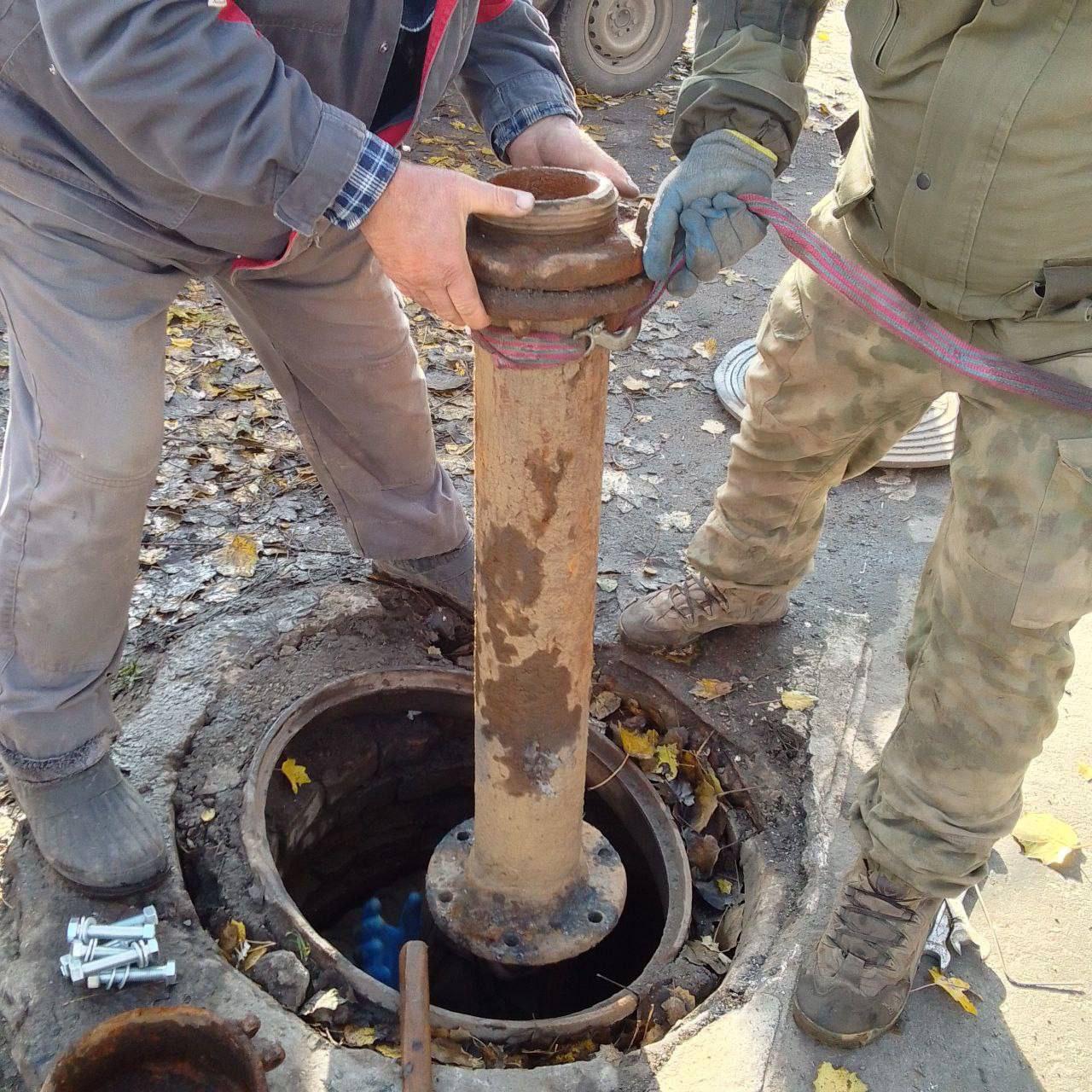 Василий Овчаров: Во исполнение поручений Главы ДНР Дениса Пушилина с целью рационального использования воды и недопущения потерь на сетях водоснабжения в связи с аварийными ситуациями специализированные бригады... Василий Овчаров: Во исполнение поручений Главы ДНР Дениса Пушилина с целью рационального использования воды и недопущения потерь на сетях водоснабжения в связи с аварийными ситуациями специализированные бригады...