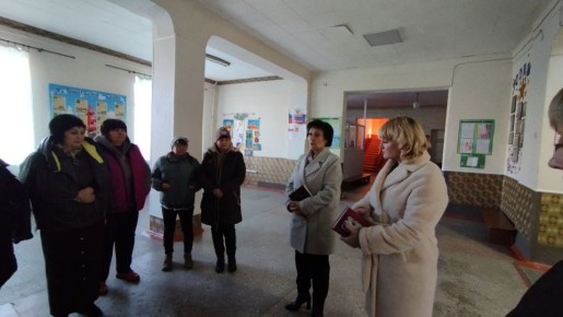 Валентина Харлашка: Сегодня, 25 ноября провела встречу с жителями жилого массива Крупской в помещении МБУДО «Дом детского и юношеского творчества города Макеевки»