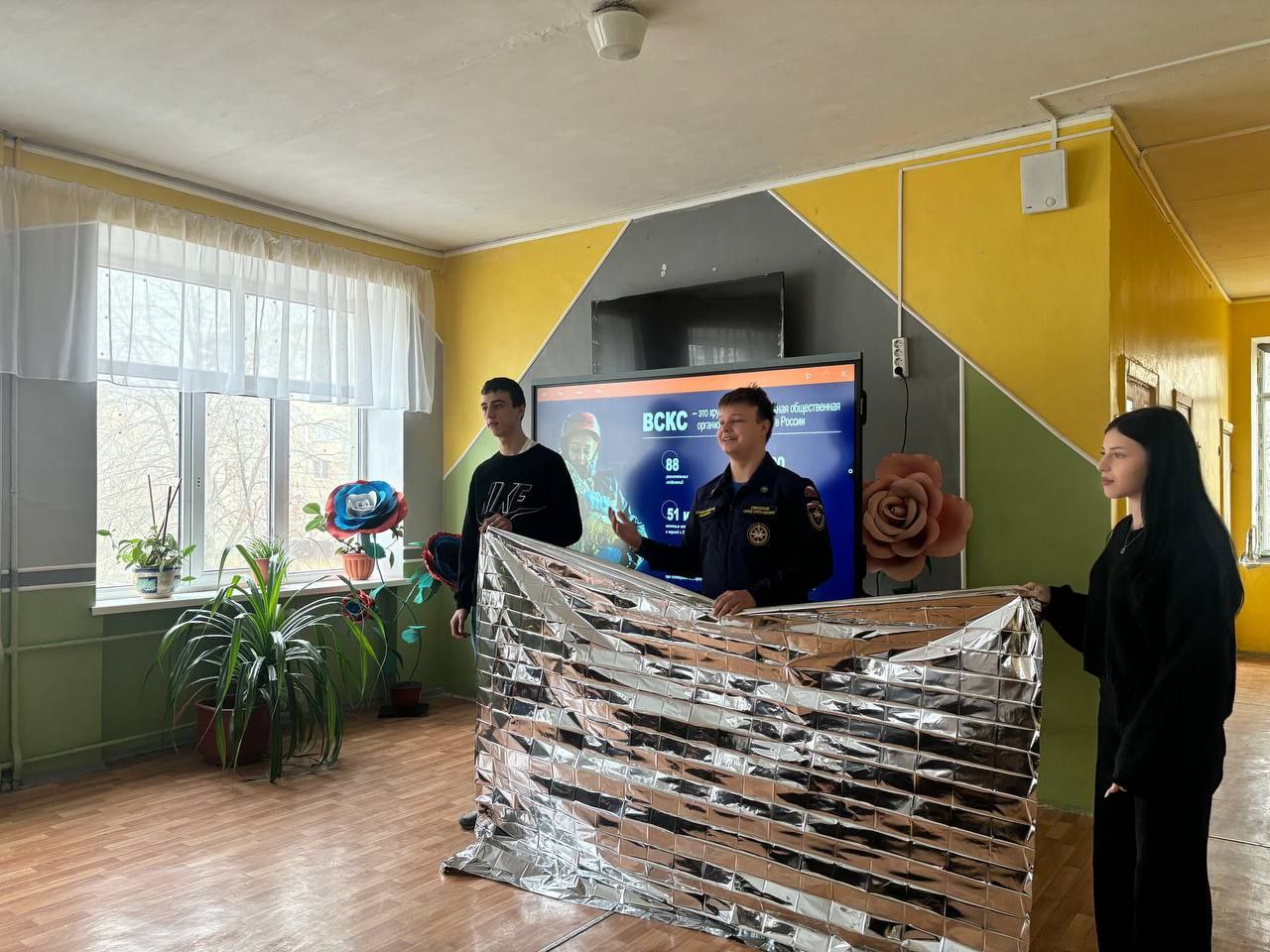 Добровольцы Донецкого РО ВСКС провели мастер-классы для учащихся донецких школ №30 и №78 Добровольцы Донецкого РО ВСКС провели мастер-классы для учащихся донецких школ №30 и №78