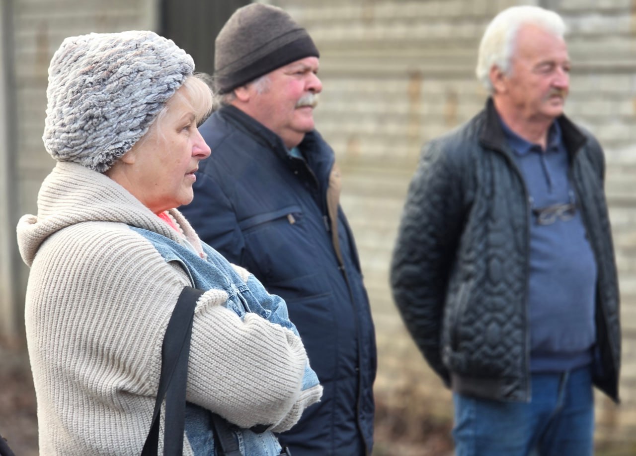 Руководитель управы Куйбышевского внутригородского района Иван Адамец и депутат Донецкого городского совета Дмитрий Пефтеев встретились с жителями улицы Ванникова для обсуждения вопросов жизнедеятельности Руководитель управы Куйбышевского внутригородского района Иван Адамец и депутат Донецкого городского совета Дмитрий Пефтеев встретились с жителями улицы Ванникова для обсуждения вопросов жизнедеятельности
