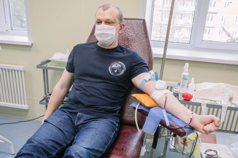 Антон Кольцов: Ежемесячно порядка 300 мариупольцев сдают кровь Антон Кольцов: Ежемесячно порядка 300 мариупольцев сдают кровь