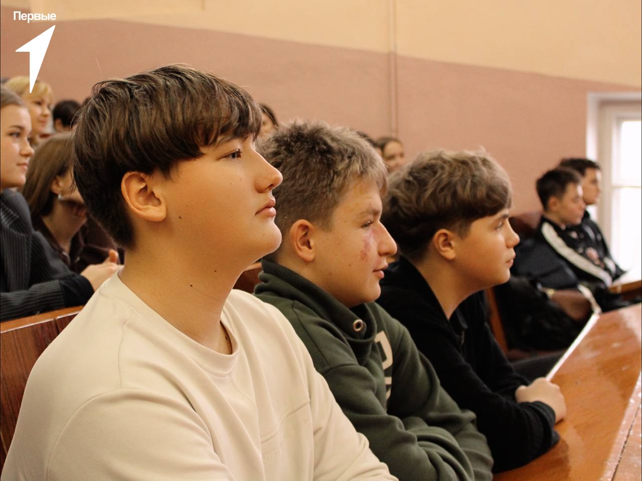 Продолжаем нашу работу. Руководитель г.о Дебальцево решил посетить ГБОУ «Гимназия г.о Торез», где поделился увлекательными фактами о медиа-направлении Ученики оценили интересный подход к лекции: им понравилось активно... Продолжаем нашу работу. Руководитель г.о Дебальцево решил посетить ГБОУ «Гимназия г.о Торез», где поделился увлекательными фактами о медиа-направлении Ученики оценили интересный подход к лекции: им понравилось активно...