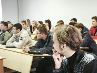 Безопасное поведение на транспорте: сотрудники МВД провели встречу со студентами ДОНИЖТ