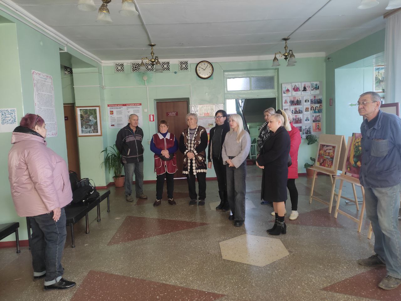 Сегодня, 25 ноября, по поручению Главы ДНР Дениса Пушилина, спикер-активист Валентина Карпова провела встречу с трудовым коллективом Муниципального бюджетного учреждения дополнительного образования «Детская школа искусств №...