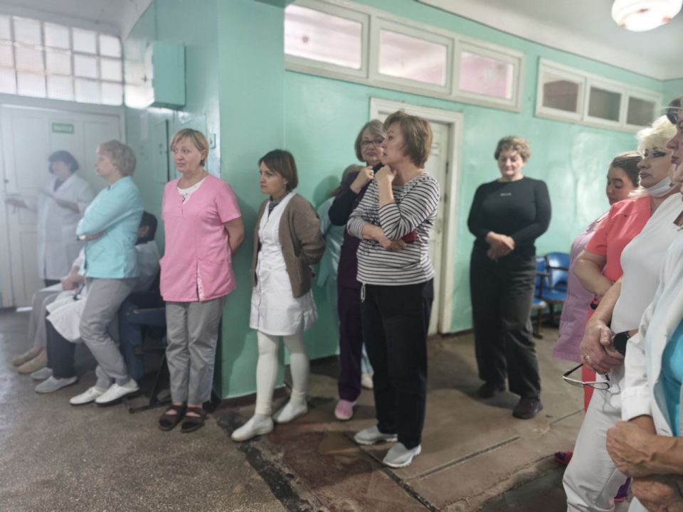 Сегодня, 25 ноября 2025 года заместитель главы администрации городского округа Дебальцево Евгений Глебов провел встречу с трудовым коллективом Центральной городской больницы Сегодня, 25 ноября 2025 года заместитель главы администрации городского округа Дебальцево Евгений Глебов провел встречу с трудовым коллективом Центральной городской больницы