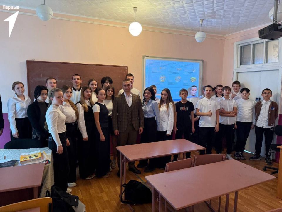 В Приморской школе Новоазовского округа прошла агитационная встреча! В Приморской школе Новоазовского округа прошла агитационная встреча!