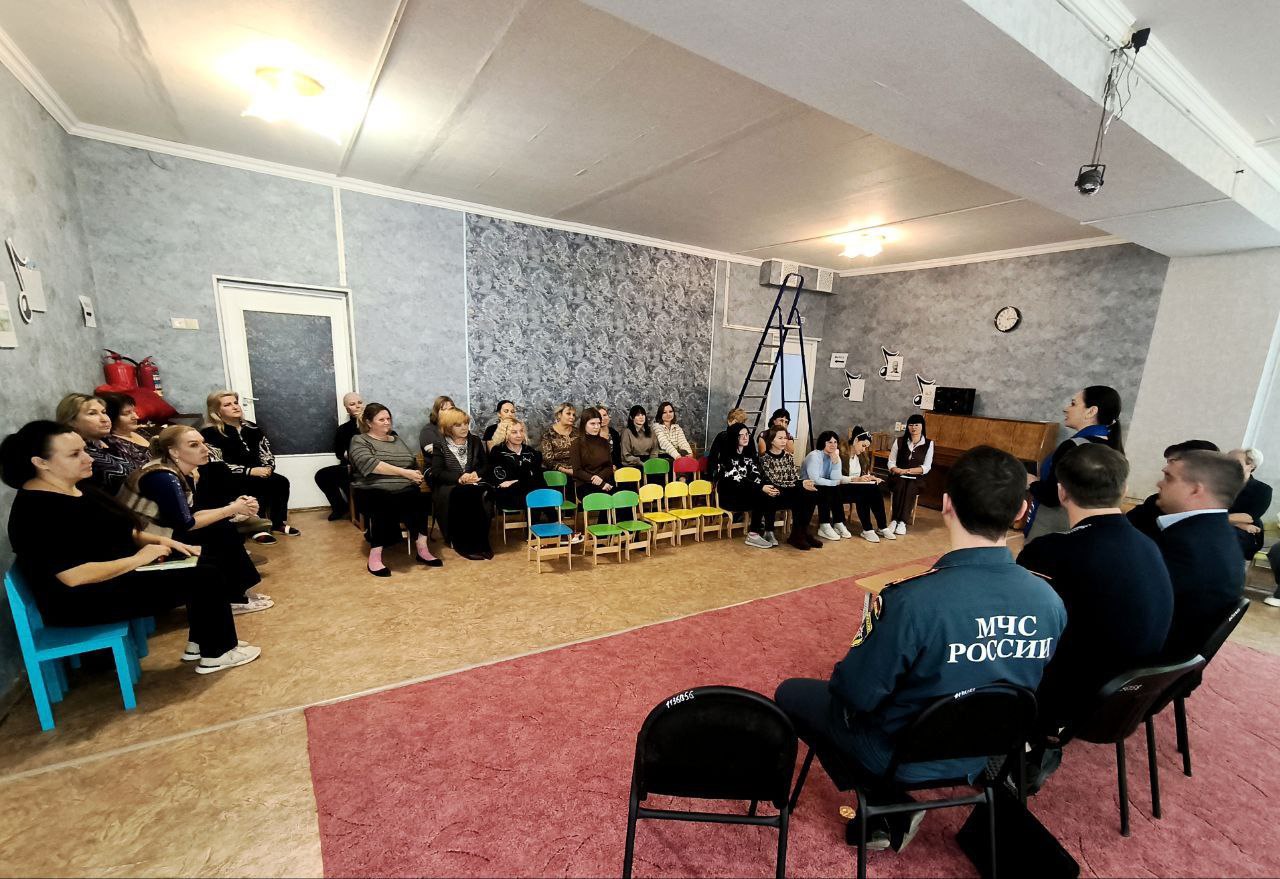 Юрий Атаманов: В ГКДОУ «Детский сад № 367 г.о.Донецк» состоялась конструктивная встреча с трудовым коллективом дошкольного образовательного учреждения Юрий Атаманов: В ГКДОУ «Детский сад № 367 г.о.Донецк» состоялась конструктивная встреча с трудовым коллективом дошкольного образовательного учреждения