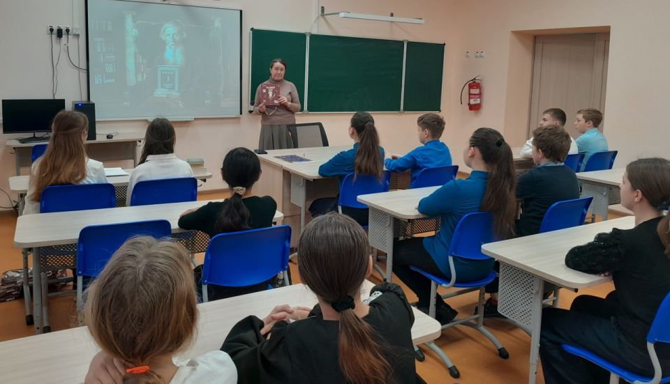 В них вся вселенная живёт. 22 ноября в России отмечается День словарей и энциклопедий, приуроченный ко дню рождения Владимира Ивановича Даля, создателя «Толкового словаря живого великорусского языка» В них вся вселенная живёт. 22 ноября в России отмечается День словарей и энциклопедий, приуроченный ко дню рождения Владимира Ивановича Даля, создателя «Толкового словаря живого великорусского языка»