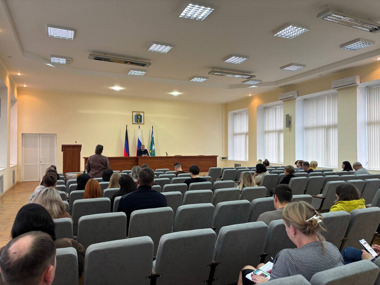 В администрации Мангушского муниципального округа состоялось рабочее совещание под руководством главы округа Бориса Владимировича Тримы В администрации Мангушского муниципального округа состоялось рабочее совещание под руководством главы округа Бориса Владимировича Тримы