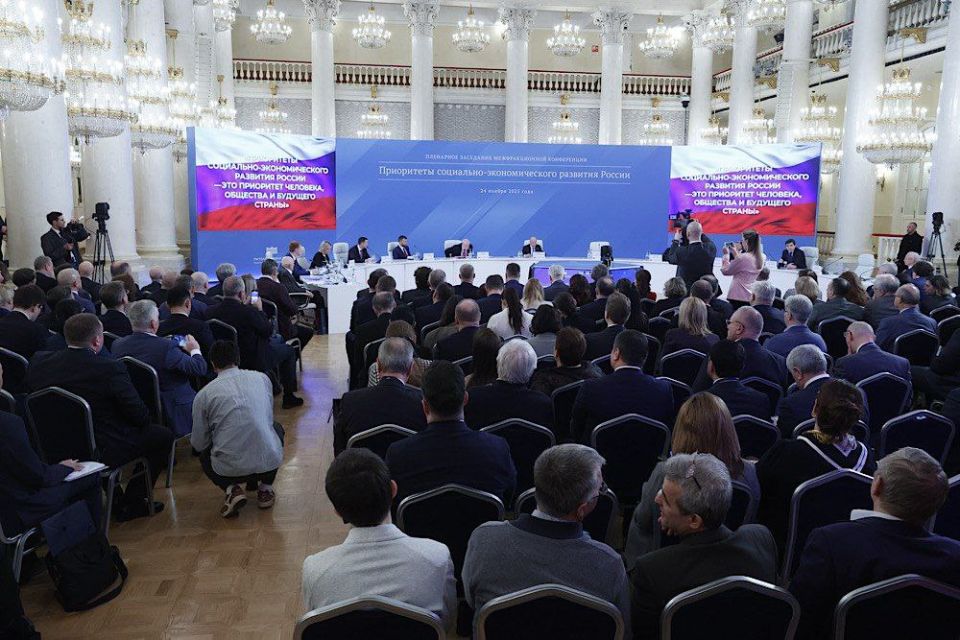 Александр Подгорный: Основные векторы курса на опережающее развитие Донбасса представил на Межфракционной конференции «Приоритеты социально-экономического развития России» в Государственной Думе Александр Подгорный: Основные векторы курса на опережающее развитие Донбасса представил на Межфракционной конференции «Приоритеты социально-экономического развития России» в Государственной Думе