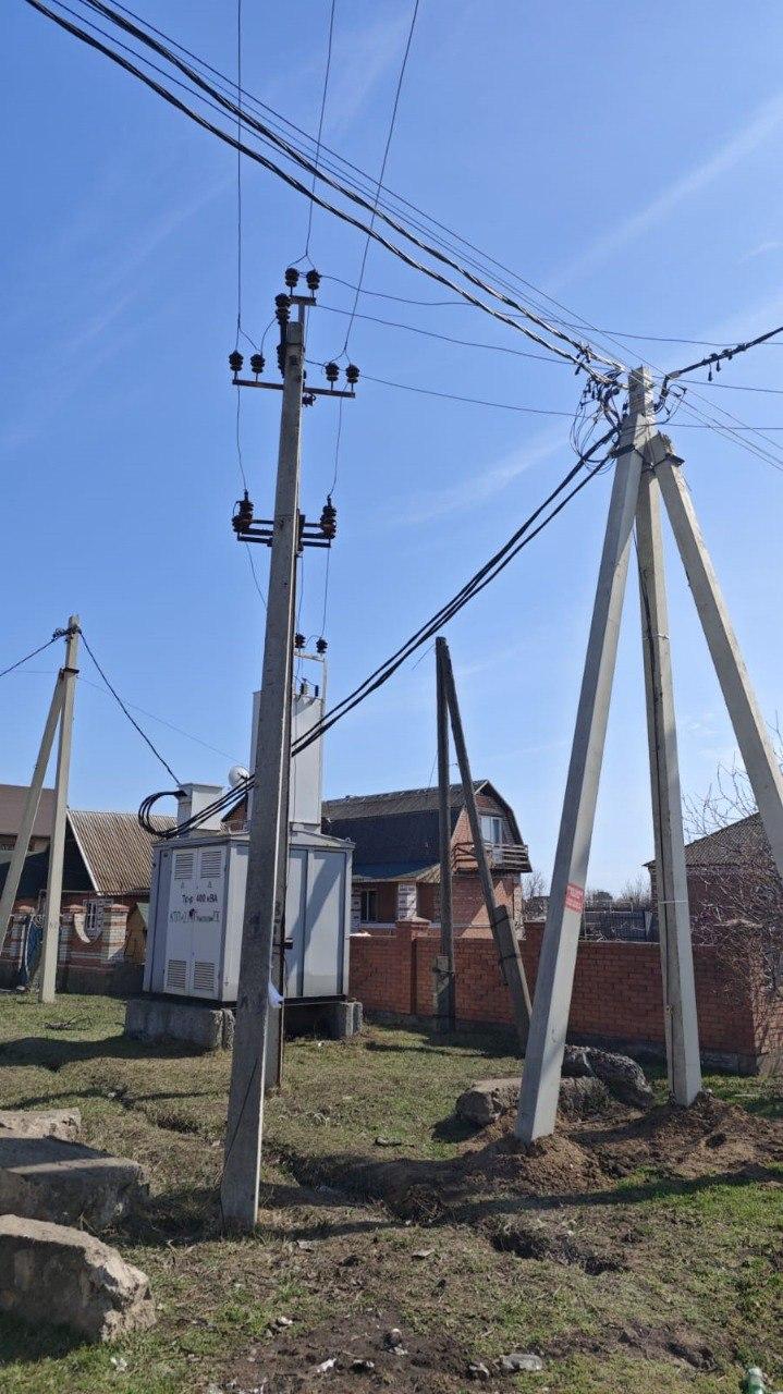 Василий Овчаров: Специалисты нашего шефа-региона Московской области заменяют линии электропередач, а также строят трансформаторные подстанции (ТП) для электроснабжения жилых домов, объектов инженерной инфраструктуры и... Василий Овчаров: Специалисты нашего шефа-региона Московской области заменяют линии электропередач, а также строят трансформаторные подстанции (ТП) для электроснабжения жилых домов, объектов инженерной инфраструктуры и...