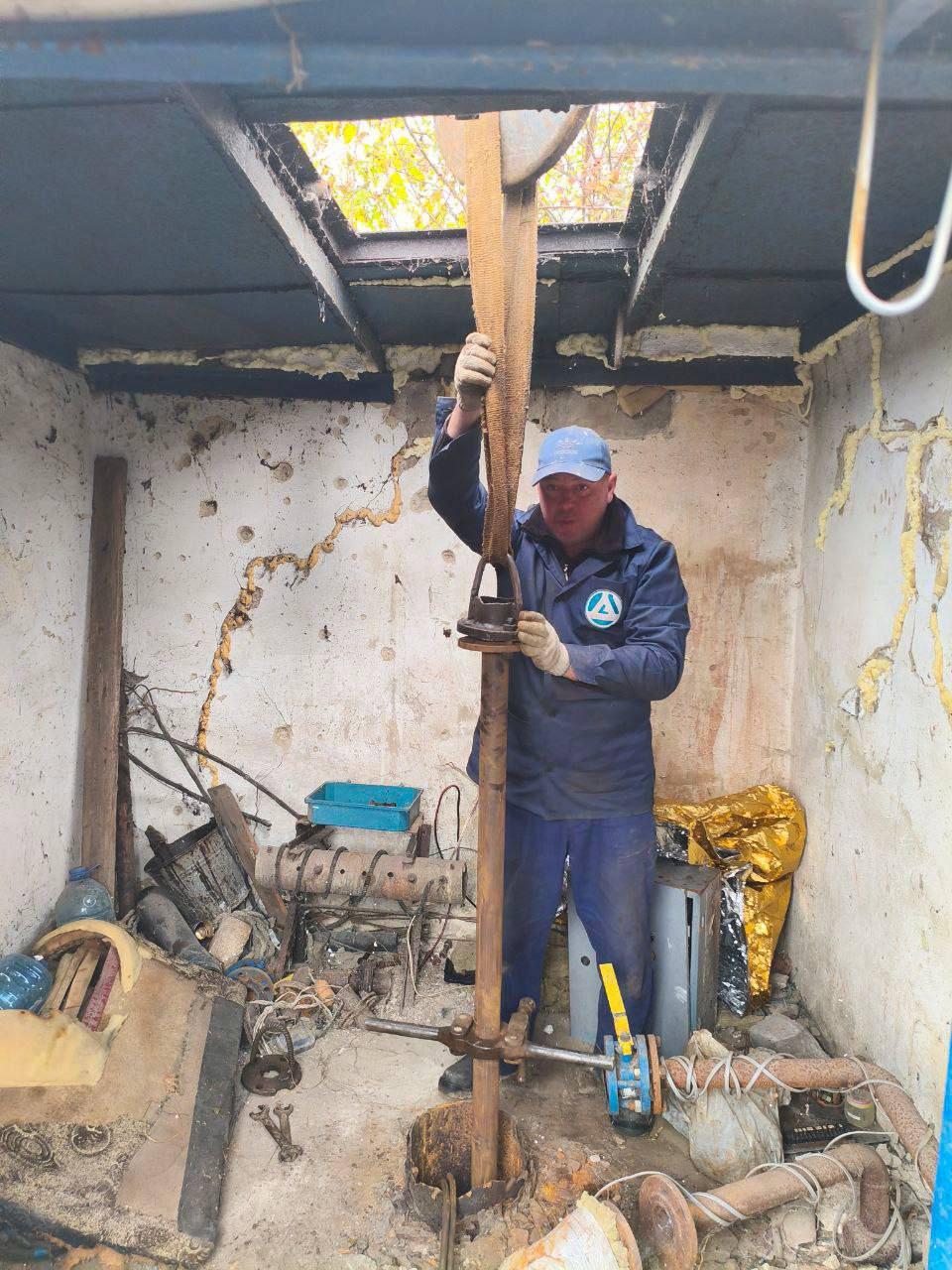 Василий Овчаров: Во исполнение поручений Главы ДНР Дениса Пушилина с целью рационального использования воды и недопущения потерь на сетях водоснабжения в связи с аварийными ситуациями специализированные бригады... Василий Овчаров: Во исполнение поручений Главы ДНР Дениса Пушилина с целью рационального использования воды и недопущения потерь на сетях водоснабжения в связи с аварийными ситуациями специализированные бригады...