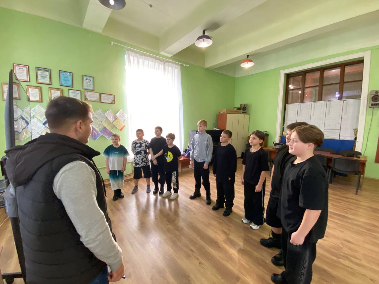 В рамках партийного проекта «Безопасные дороги» для воспитанников МБУ «ДК имени В. Маяковского городского округа Торез» состоялось профилактическое мероприятие «Знай и соблюдай ПДД», направленное на повышение уровня знаний о... В рамках партийного проекта «Безопасные дороги» для воспитанников МБУ «ДК имени В. Маяковского городского округа Торез» состоялось профилактическое мероприятие «Знай и соблюдай ПДД», направленное на повышение уровня знаний о...