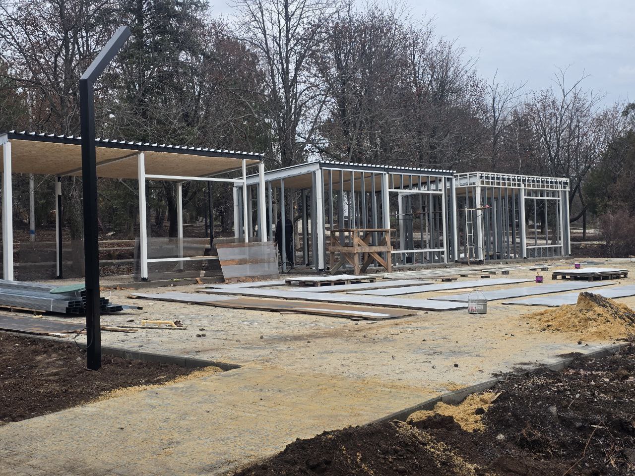 Александр Качанов: В Докучаевске полным ходом проходят масштабные работы в парке им. А.П. Чехова Александр Качанов: В Докучаевске полным ходом проходят масштабные работы в парке им. А.П. Чехова