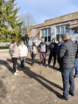 Депутат Тельмановского муниципального совета Сергей Мелащук встретился с сотрудниками МБУ «Михайловский сельский дом культуры» и жителями села Михайловка