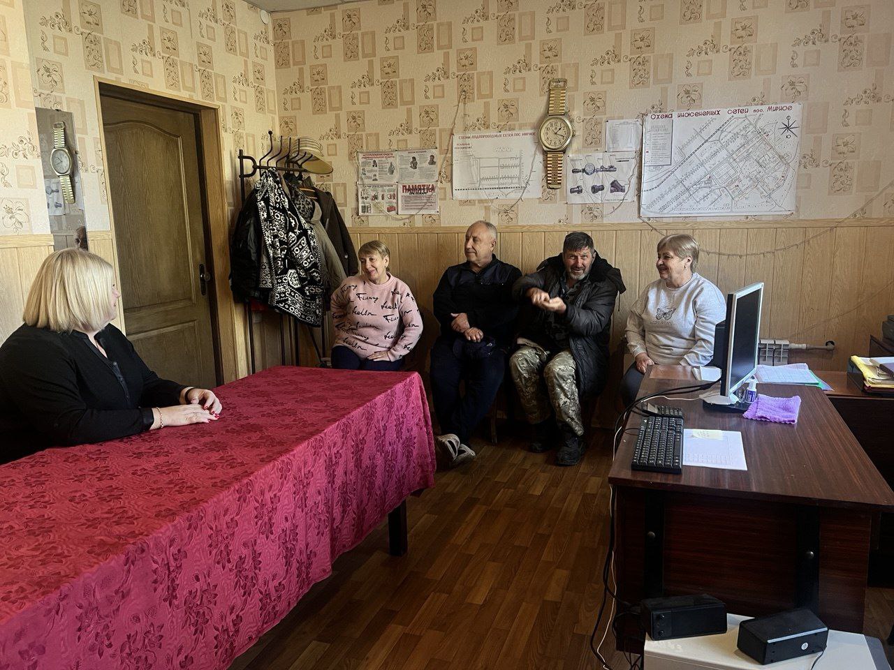 Сегодня состоялась встреча начальника Мирнеского территориального отдела Администрации Тельмановского округа с трудовым коллективом участка "Вода Донбасса" в пгт