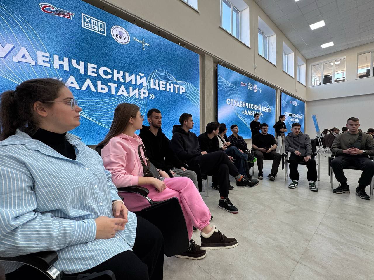 Горловская делегация студентов продолжает своё пребывание в Кабардино-Балкарии Горловская делегация студентов продолжает своё пребывание в Кабардино-Балкарии