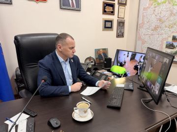 Сергей Прокопенко: Принял участие в заседании оперативного штаба по теплу и воде с Председателем Правительства Андреем Чертковым, а также главами министерств и ведомств