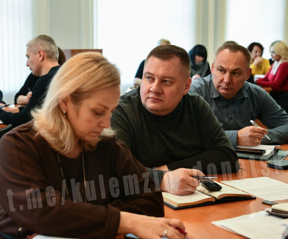 Алексей Кулемзин: Провёл очередное аппаратное совещание с руководителями внутригородских районов и структурных подразделений администрации Алексей Кулемзин: Провёл очередное аппаратное совещание с руководителями внутригородских районов и структурных подразделений администрации