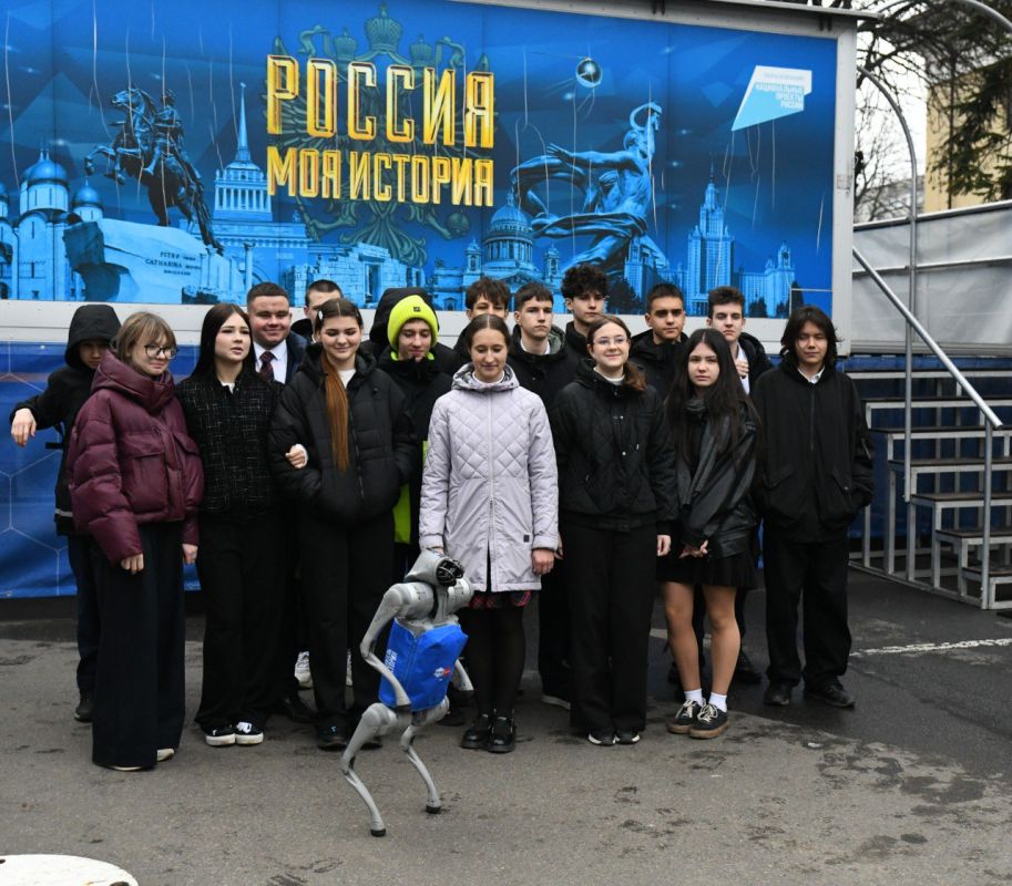 Мультимедийный автопоезд «Россия – Моя история» снова открылся в Макеевке Мультимедийный автопоезд «Россия – Моя история» снова открылся в Макеевке