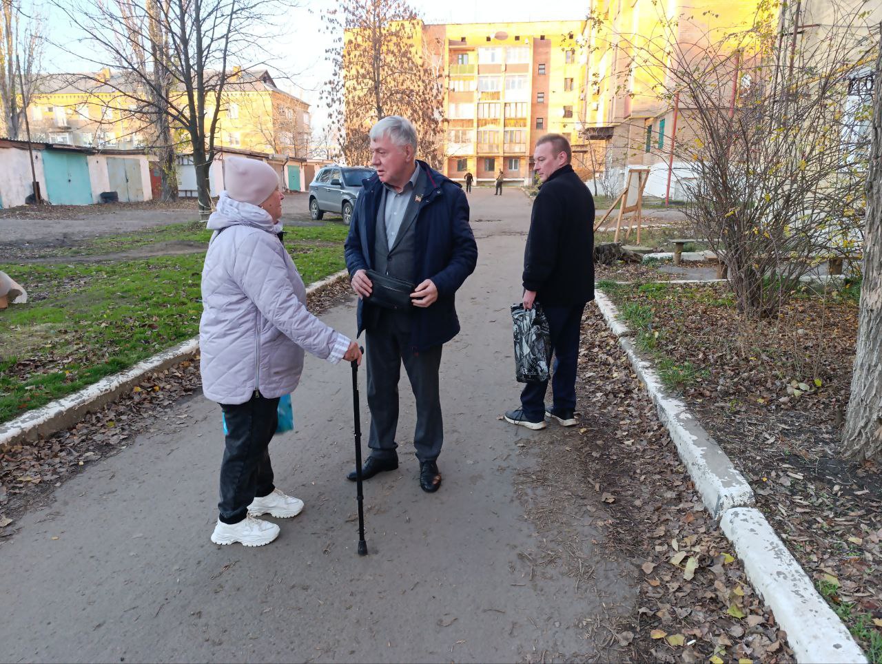 Заместитель председателя Шахтерского муниципального совета ответил на вопросы ждановцев Заместитель председателя Шахтерского муниципального совета ответил на вопросы ждановцев