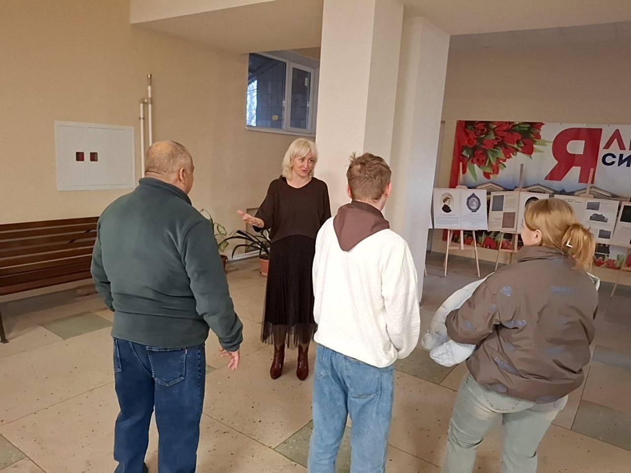 ВСТРЕЧИ С ЖИТЕЛЯМИ. 25 ноября 2025 года депутаты Ясиноватского муниципального совета Донецкой Народной Республики от фракции «Единая Россия» Наталья Филиппова и Ирина Евсюкова провели встречу с жителями