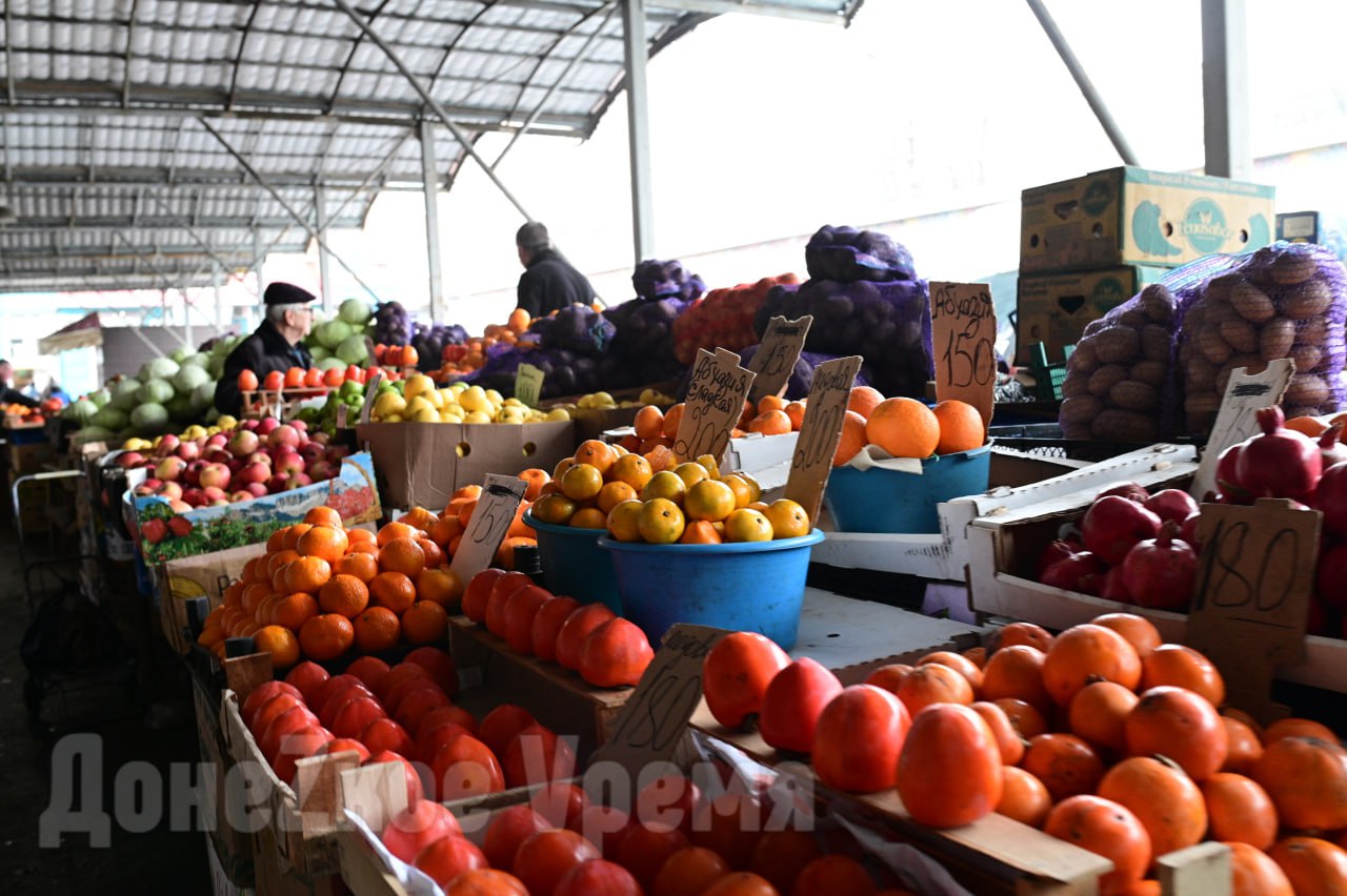 Красная икра за 9600 и мандарины за 300: "Донецкое время" изучило цены на главные продукты новогоднего стола Красная икра за 9600 и мандарины за 300: "Донецкое время" изучило цены на главные продукты новогоднего стола