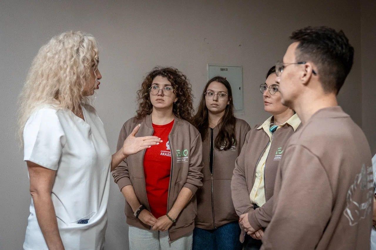 Делегация врачей из ЕАО побывала в медучреждениях Донецкой Народной Республики Делегация врачей из ЕАО побывала в медучреждениях Донецкой Народной Республики