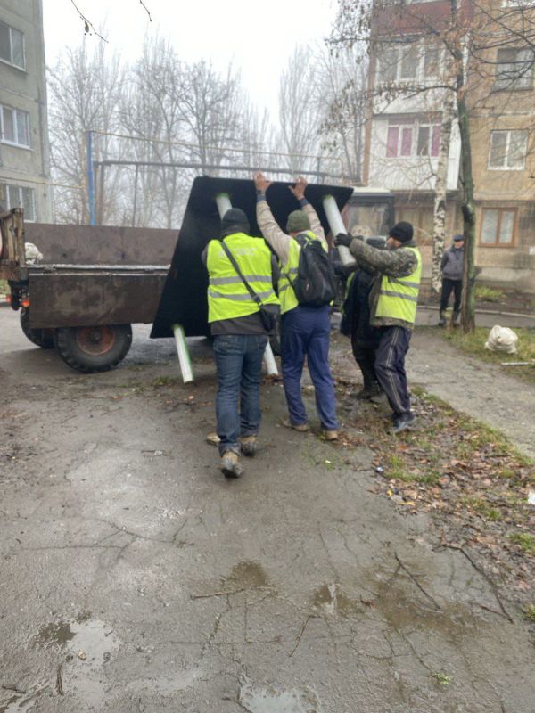 С заботой об округе.. На 25.11.2025 г. сотрудниками МУП "ЭКОС" выполнены следующие виды работ: Погрузка и вывоз мусора с территории здания по ул. Некрасова, д. 17а Погрузка и вывоз веток после обрезки по ул. Заводская и ул.... С заботой об округе.. На 25.11.2025 г. сотрудниками МУП "ЭКОС" выполнены следующие виды работ: Погрузка и вывоз мусора с территории здания по ул. Некрасова, д. 17а Погрузка и вывоз веток после обрезки по ул. Заводская и ул....