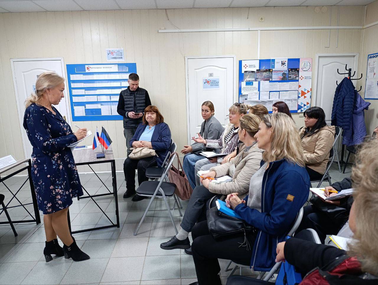 Заместитель председателя Мангушского муниципального совета, заместитель руководителя фракции Всероссийской политической партии «ЕДИНАЯ РОССИЯ» в Мангушском муниципальном совете, координатор партийного проекта...