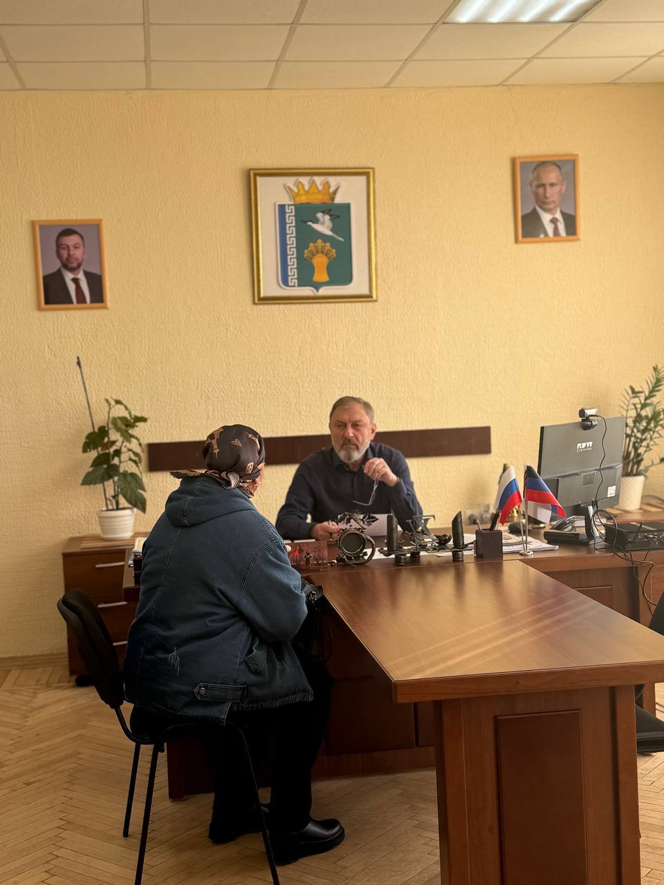 Борис Трима: Глава Мангушского муниципального округа провел личный прием граждан Борис Трима: Глава Мангушского муниципального округа провел личный прием граждан