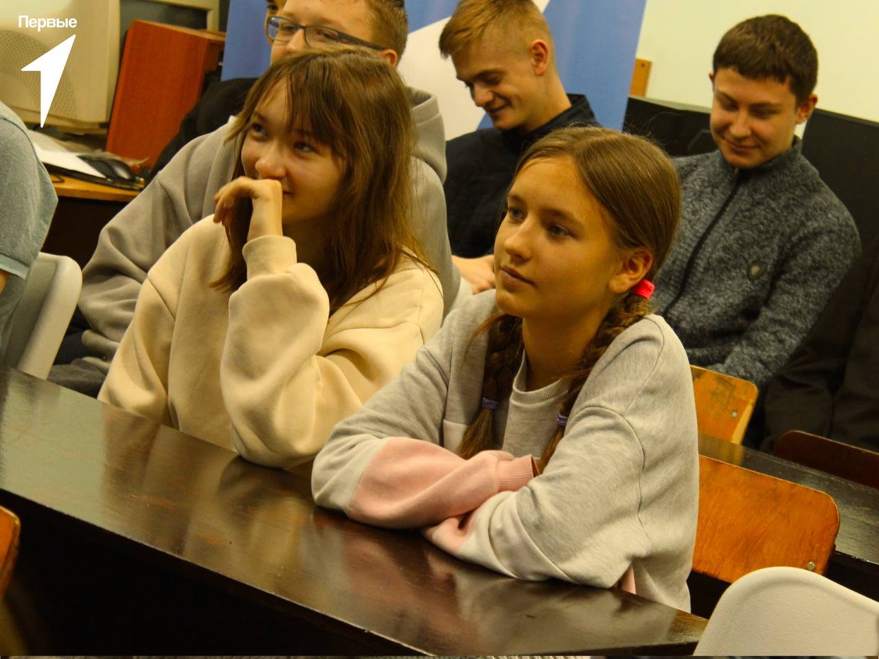 «Погружение в медиамир». В ГБОУ «Школа №9 г.о. Торез» состоялась увлекательная встреча с руководителем г.о Дебальцево, посвящённая сфере медиа Молодые участники смогли окунуться в многообразие современного медиапространства... «Погружение в медиамир». В ГБОУ «Школа №9 г.о. Торез» состоялась увлекательная встреча с руководителем г.о Дебальцево, посвящённая сфере медиа Молодые участники смогли окунуться в многообразие современного медиапространства...