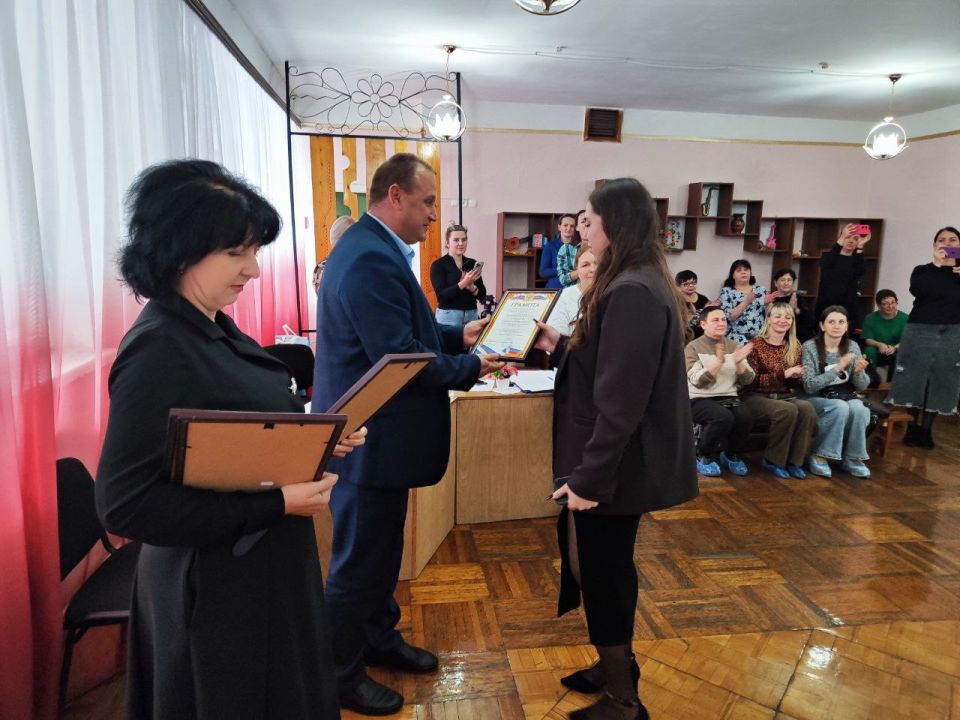 Сегодня, 26 ноября, в стенах детского сада № 50 состоялся городской конкурс «Воспитание маленького гения» Сегодня, 26 ноября, в стенах детского сада № 50 состоялся городской конкурс «Воспитание маленького гения»