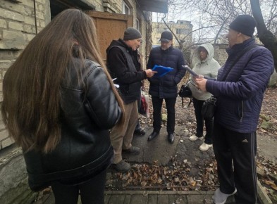 Сегодня, 26 ноября, Сергей Желновач, глава муниципального образования городского округа Дебальцево, провел встречу с жильцами дома № 57 по улице Советской