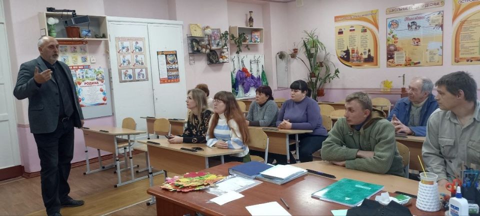Роман Конев: СОСТОЯЛИСЬ ВСТРЕЧИ С ТРУДОВЫМИ КОЛЛЕКТИВАМИ Роман Конев: СОСТОЯЛИСЬ ВСТРЕЧИ С ТРУДОВЫМИ КОЛЛЕКТИВАМИ