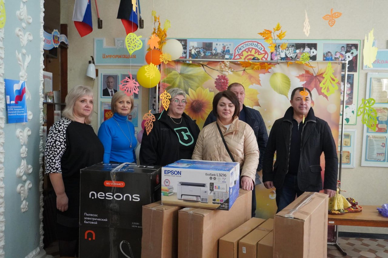 Сахалинский мэр привез подарки шахтерскому детсаду № 1 Сахалинский мэр привез подарки шахтерскому детсаду № 1