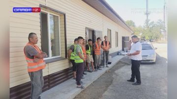   .             ,   800     