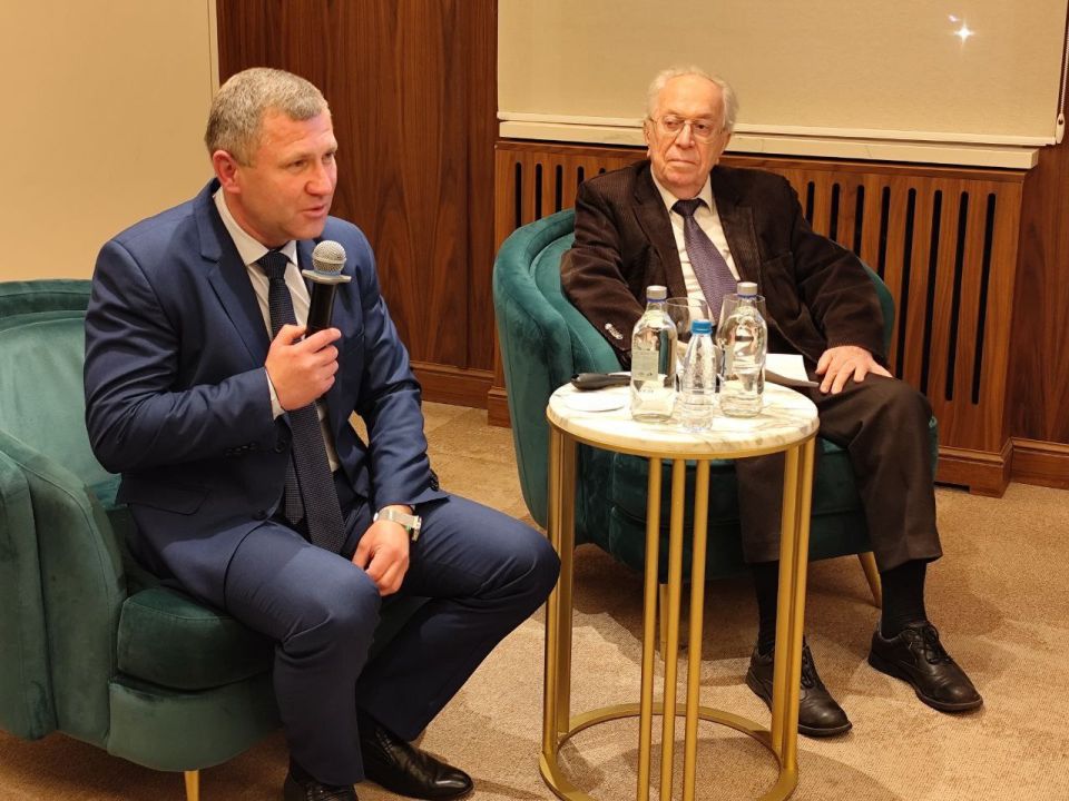 Принял участие в III Всероссийской научно-практической конференции «Докучаевская конференция», посвященной реабилитации естественных экосистем Донбасса и Новороссии Принял участие в III Всероссийской научно-практической конференции «Докучаевская конференция», посвященной реабилитации естественных экосистем Донбасса и Новороссии