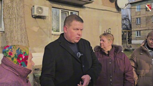 Игорь Мартынов: Встречи с населением. 26 ноября, согласно утвержденному графику, заместитель главы администрации муниципального образования городского округа Енакиево Александр Деменков провел выездные встречи с населением...