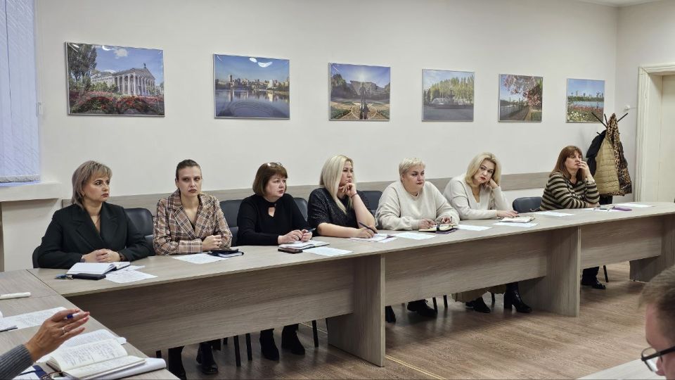 Татьяна Копылова: Сегодня, 26 ноября, провела аппаратное совещание Управы Ворошиловского внутригородского района Администрации городского округа Донецк Татьяна Копылова: Сегодня, 26 ноября, провела аппаратное совещание Управы Ворошиловского внутригородского района Администрации городского округа Донецк