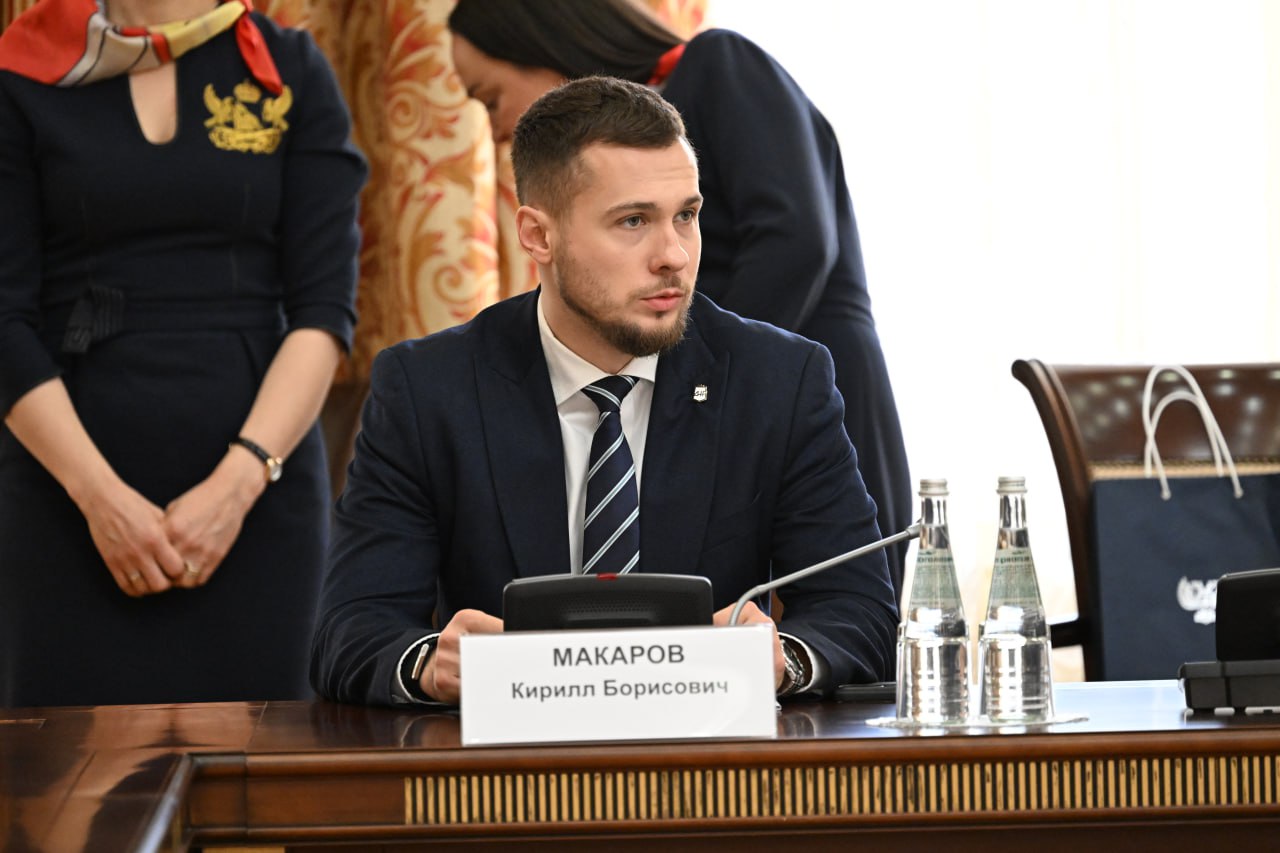 Кирилл Макаров: Когда тысячи жителей Донбасса спасали семьи от войны в 2014, Ростовская и Воронежская области стали для многих новым домом Кирилл Макаров: Когда тысячи жителей Донбасса спасали семьи от войны в 2014, Ростовская и Воронежская области стали для многих новым домом