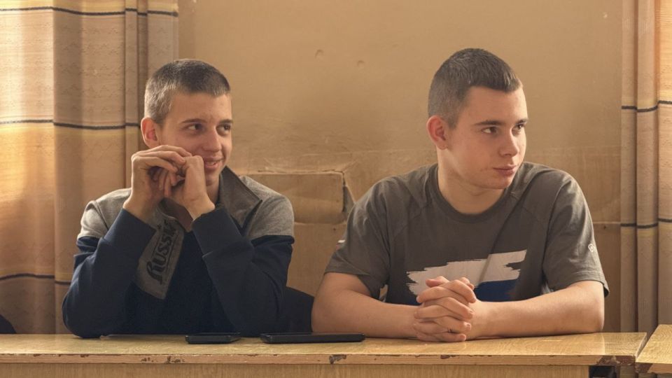 Александр Пеняев: Отдел по делам молодёжи и спорта администрации Ясиноватского муниципального округа организовал для студентов Ясиноватского строительного техникума транспорта и строительства необычную и очень живую встречу Александр Пеняев: Отдел по делам молодёжи и спорта администрации Ясиноватского муниципального округа организовал для студентов Ясиноватского строительного техникума транспорта и строительства необычную и очень живую встречу