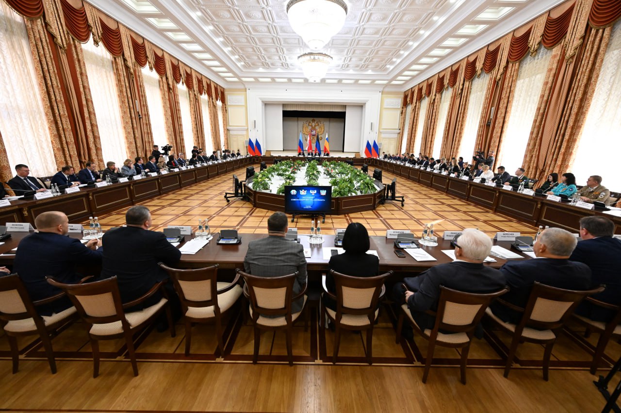 Кирилл Макаров: Когда тысячи жителей Донбасса спасали семьи от войны в 2014, Ростовская и Воронежская области стали для многих новым домом Кирилл Макаров: Когда тысячи жителей Донбасса спасали семьи от войны в 2014, Ростовская и Воронежская области стали для многих новым домом