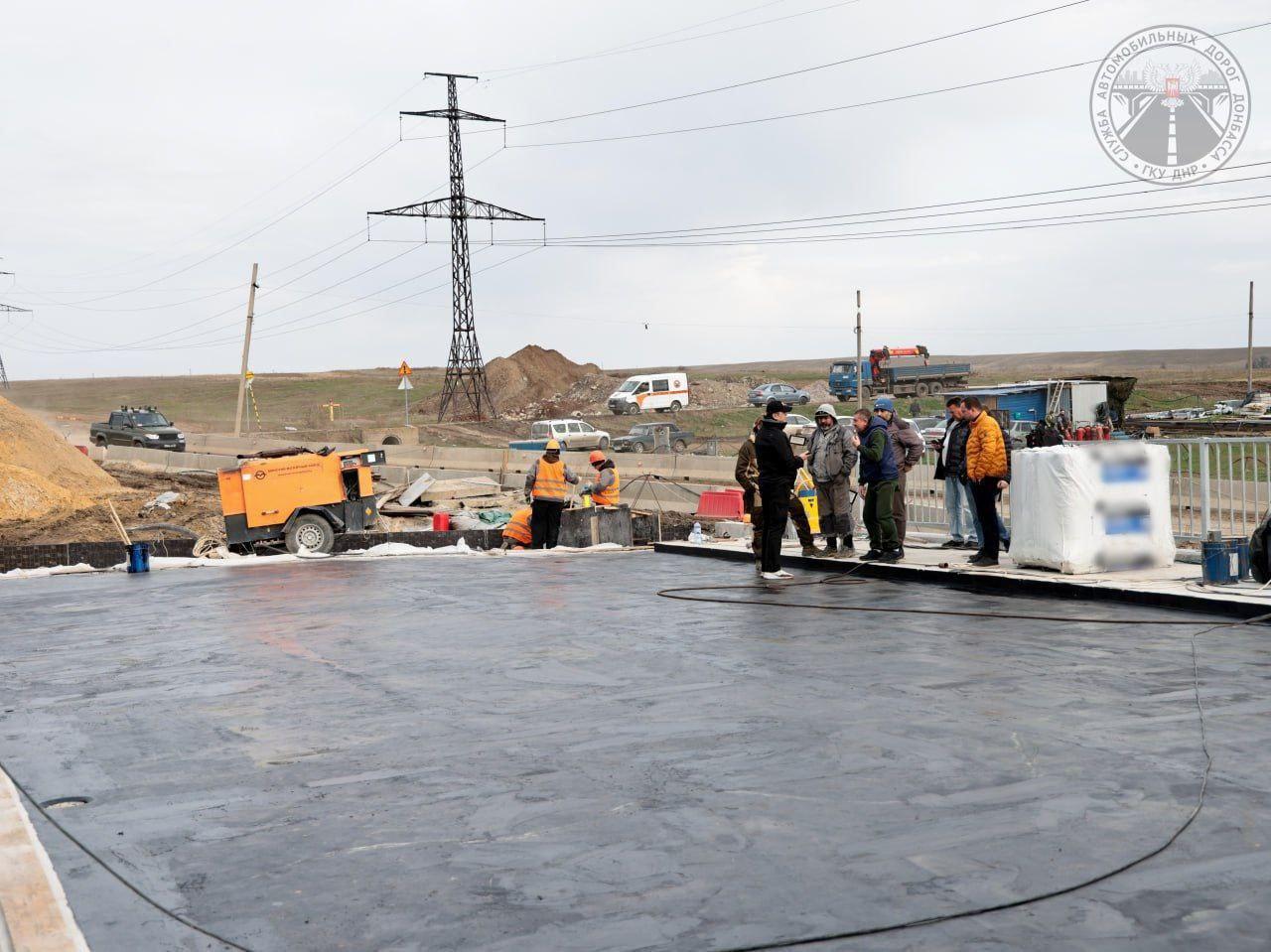 Завершается восстановление автомобильного моста через реку Скелевая в Дебальцевском округе Завершается восстановление автомобильного моста через реку Скелевая в Дебальцевском округе